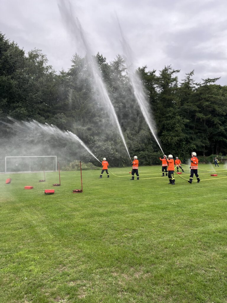 Wettkampfgruppe Feuerwehr Lastrup beim Wettbewerb